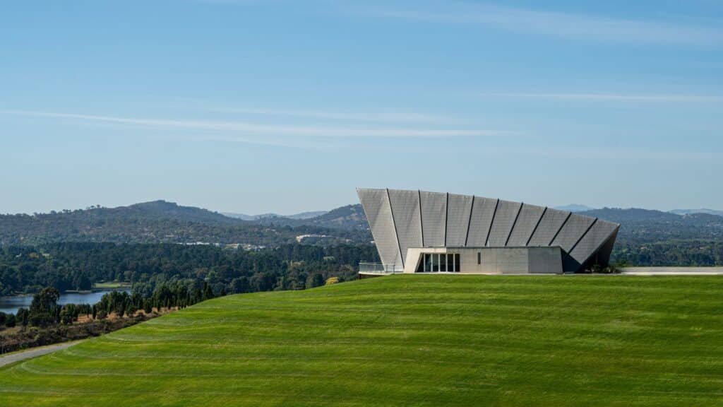 Canberra Travel Guide: Attractions and Tips