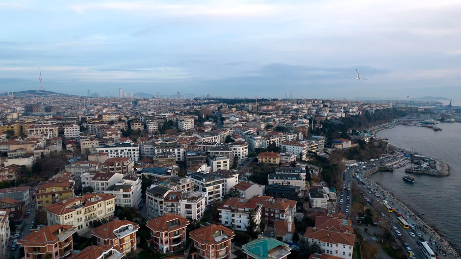 A stunning aerial view of Üsküdar in Istanbul, showcasing its urban landscape and waterfront.