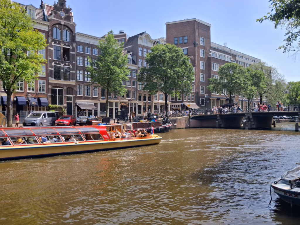 Netherlands Travel Guide: Amsterdam Highlights